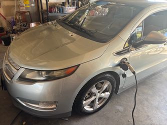Chevy Chevrolet volt hybrid Prius