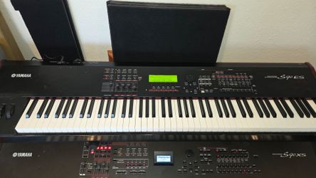 Yamaha S90 ES 88-Key Music Synthesizer