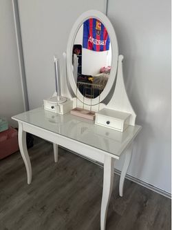 Vanity/desk
