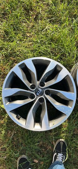 kia 5x114.3 18” wheels