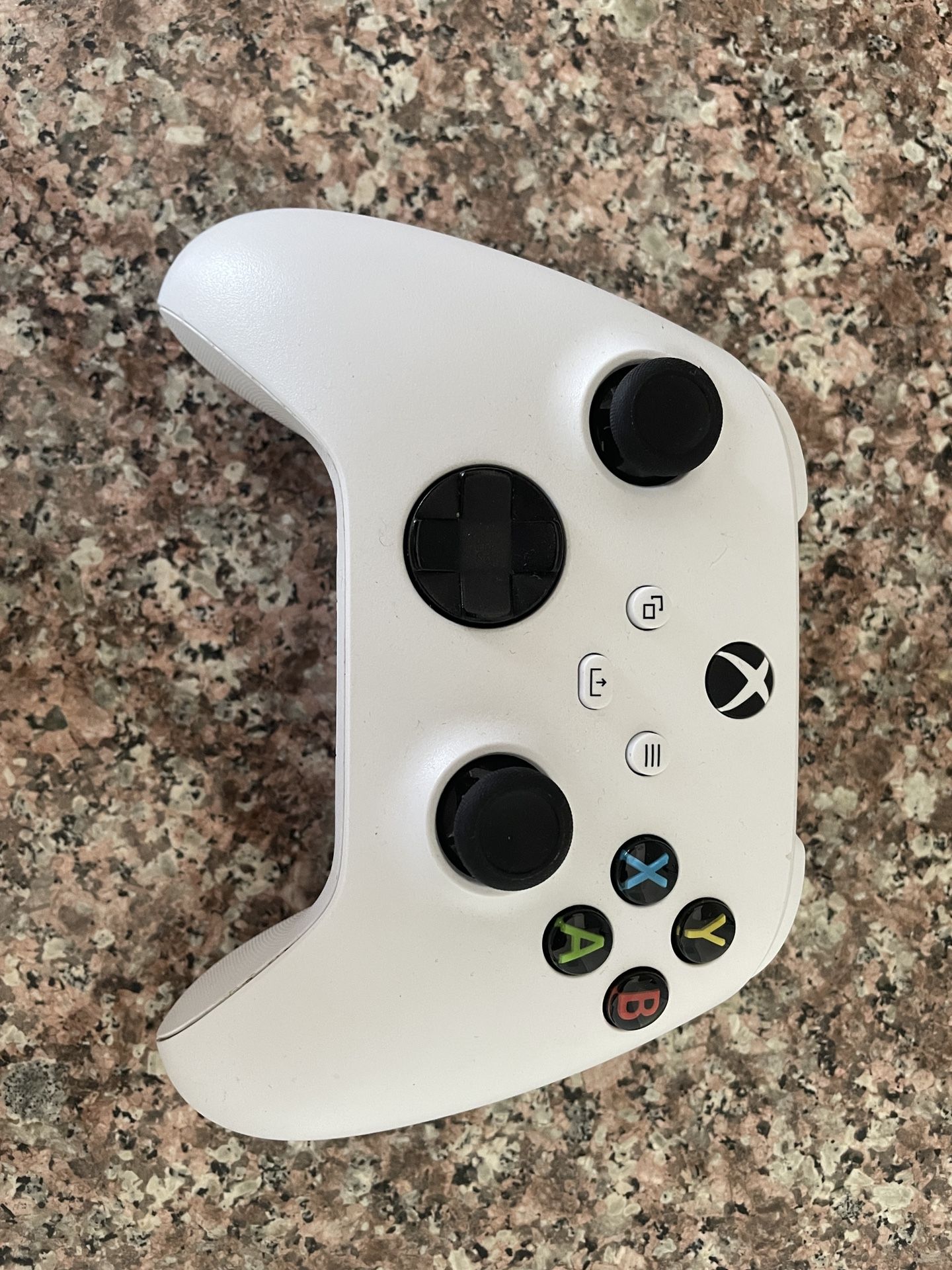 White Wireless Xbox One S/X Controller