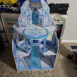 Frozen Doll House 
