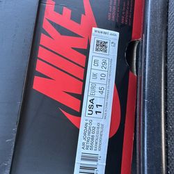 Air Jordan 1s Black Metallic Gold Sz11