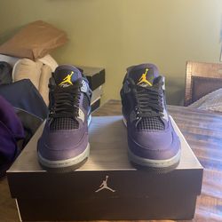 AIR JORDAN 4 RETRO LAKERS SIZE 7.5