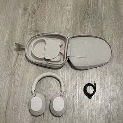 Sony WH-1000XM5 Headphones