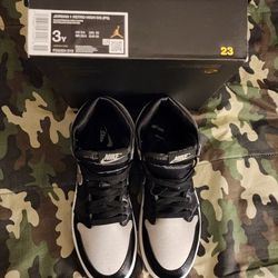 Jordan 1 Retro High OG Satin Shadow (PS)
