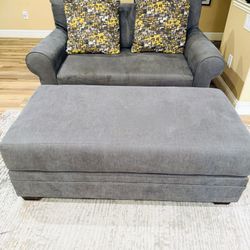 Oversized Living room Accent Chair + Leg Rest 