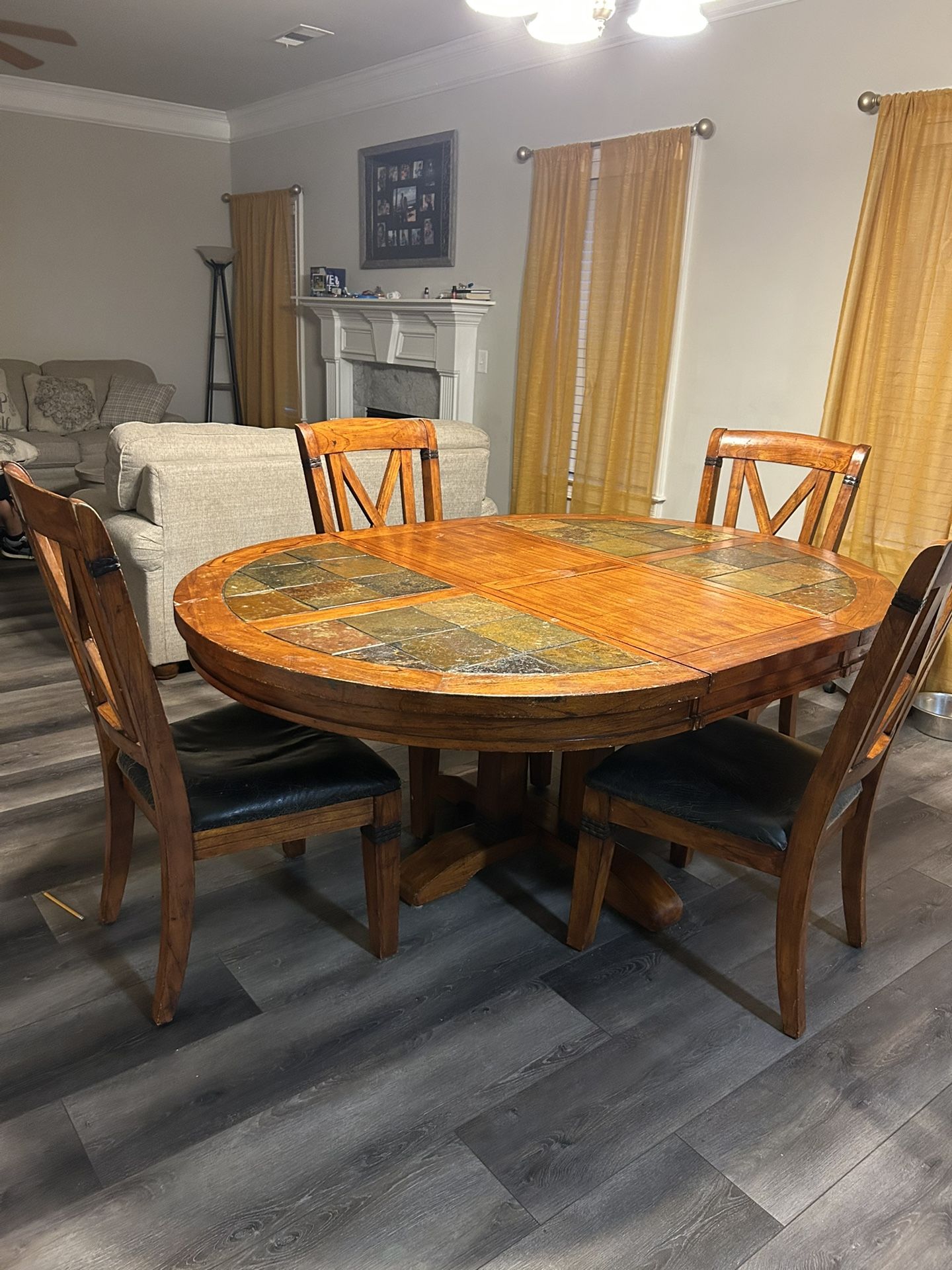 Dinning Table 