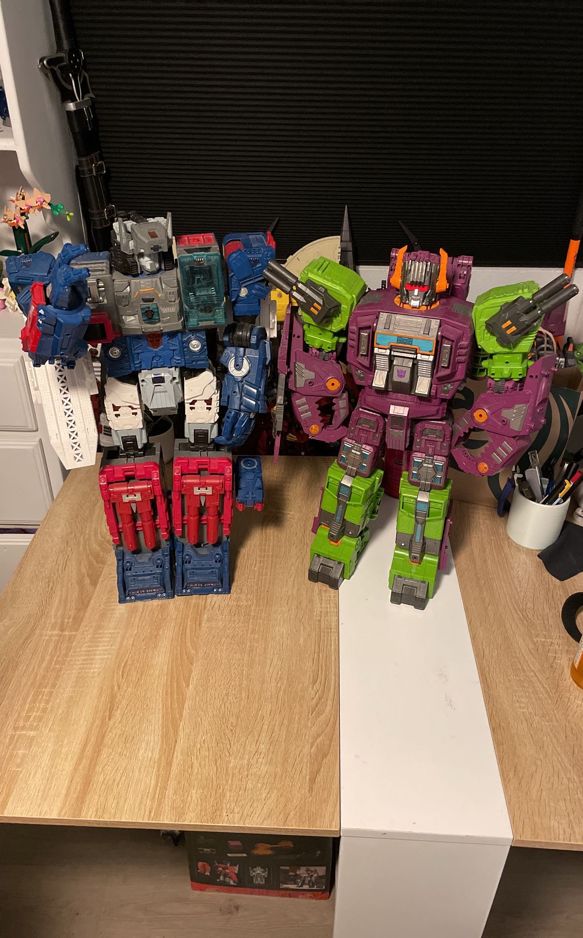 Transformers titans return earthrise Fortress Maximus and Scorponok