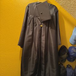 UCI Cap & Gown 