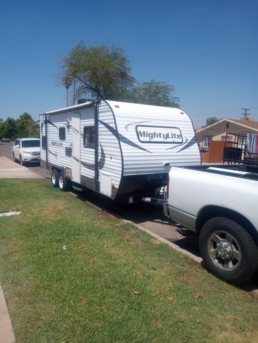 2015 Mightymax 23 F.