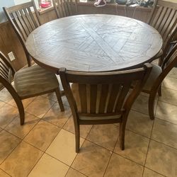 Round Wood Table 