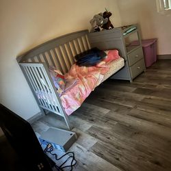Baby Crib With Changing Table