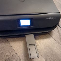 Printer HP Envy 4520 with spare HP 63xl ink cartridge