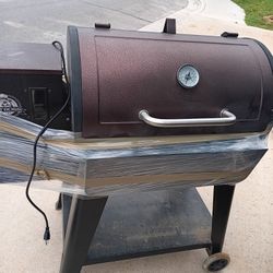 Pit BOSS ELECTRIC  BBQ PIT  With  2 BAGS OF PELLETS 