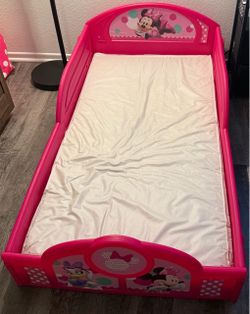 Toddler bed
