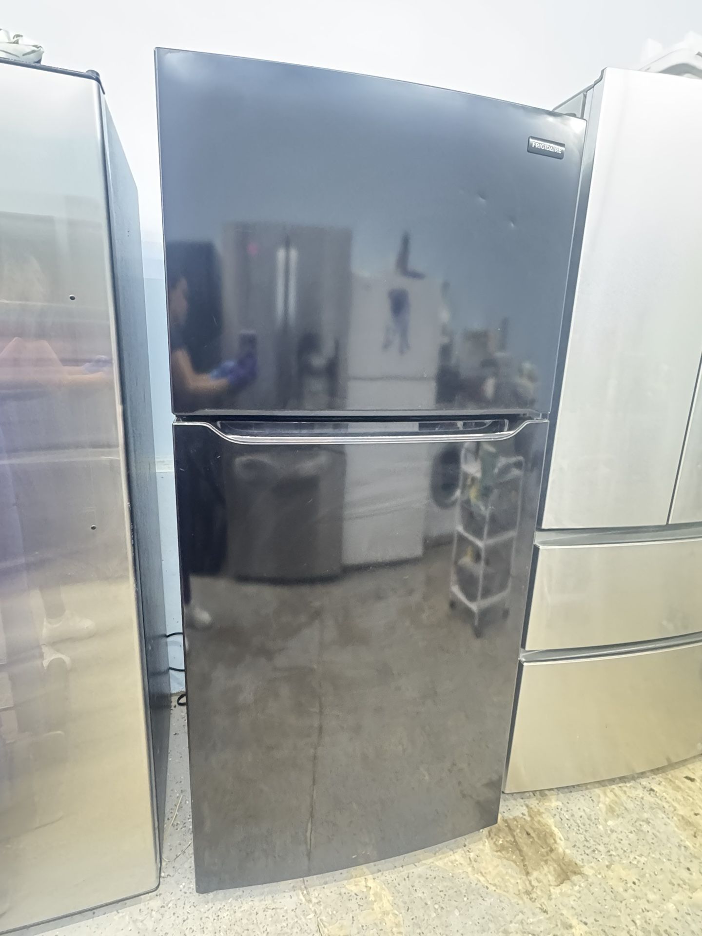 Frigidaire Refrigerator 30 Inches 
