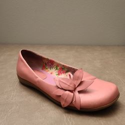 Me Too Pink Flats (Size: 7)