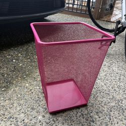 Trash Can 