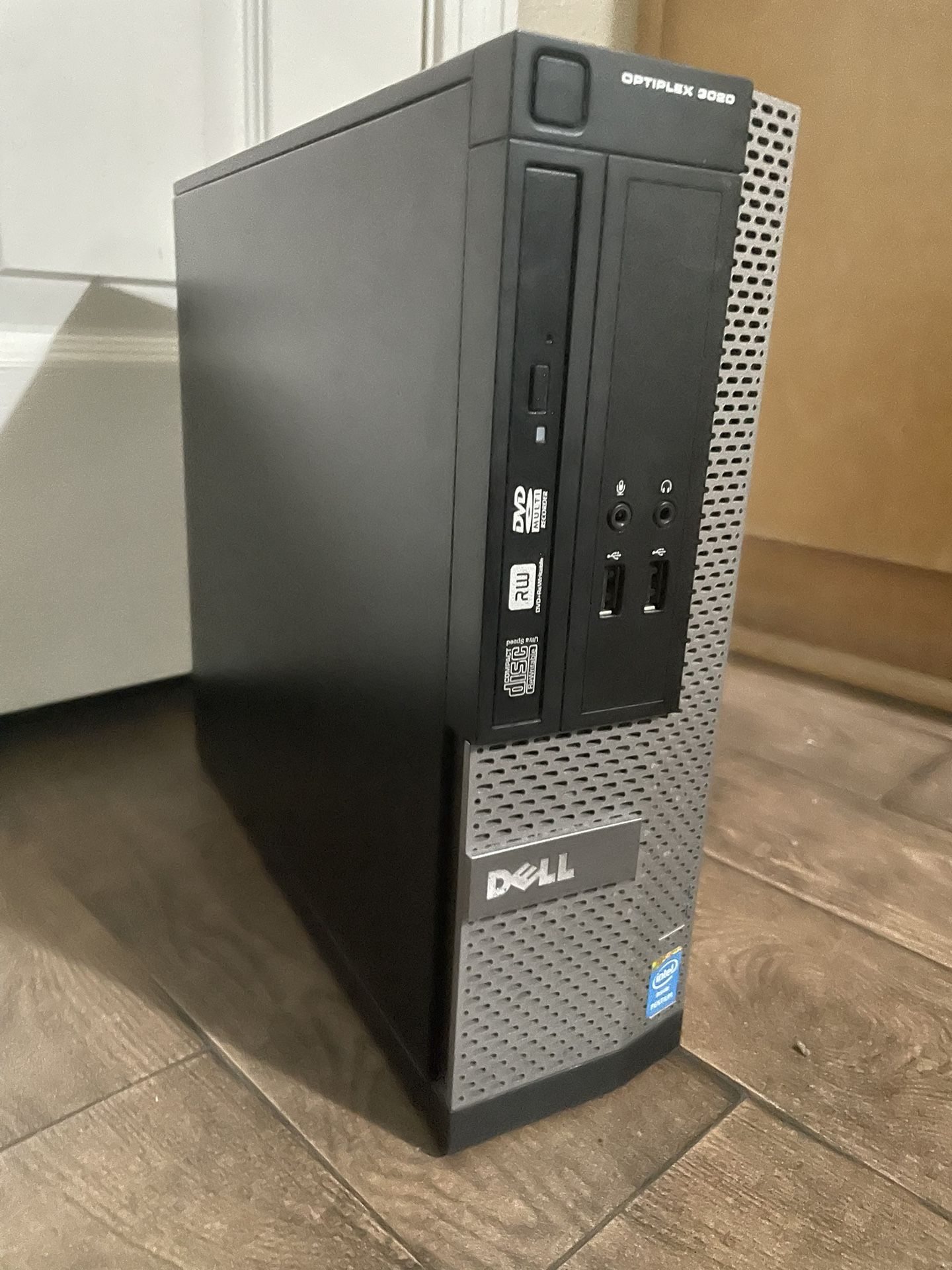 Dell Desktop Computer ,see Details Please 