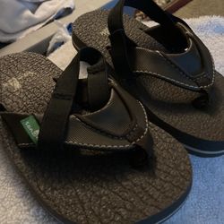 Kids Sanuk Sandals Size  8-9
