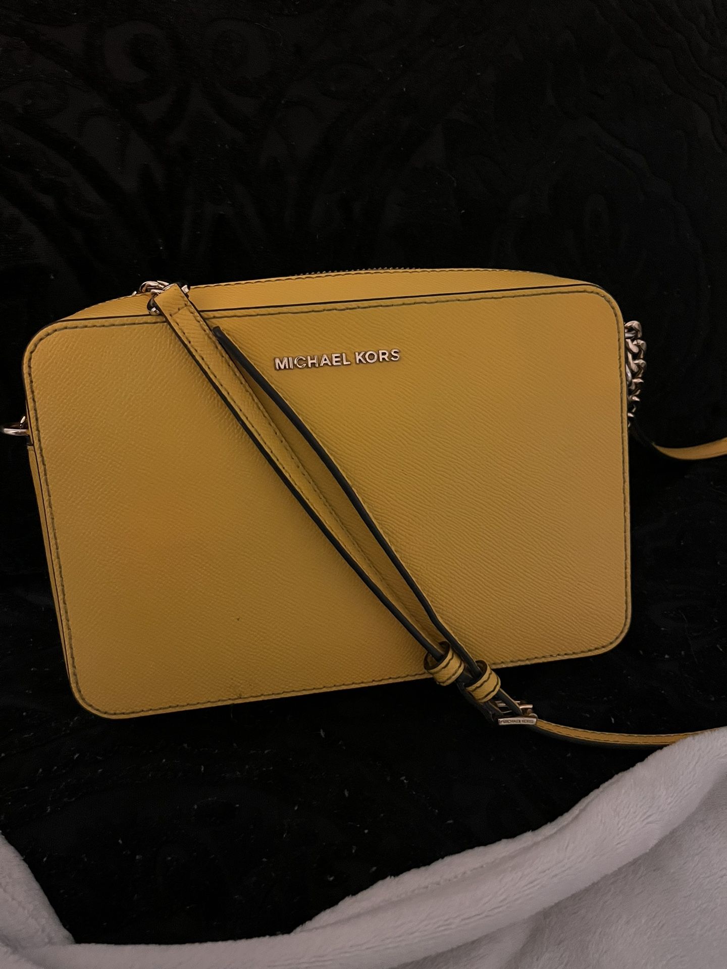 Michael Kors Shoulder Bag for Sale in El Paso, TX OfferUp