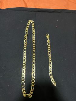 Figaro Necklace 8mm 24” with brasalete 8” mm 8”  14k market gold plated