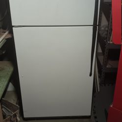 Roper Refrigerator 