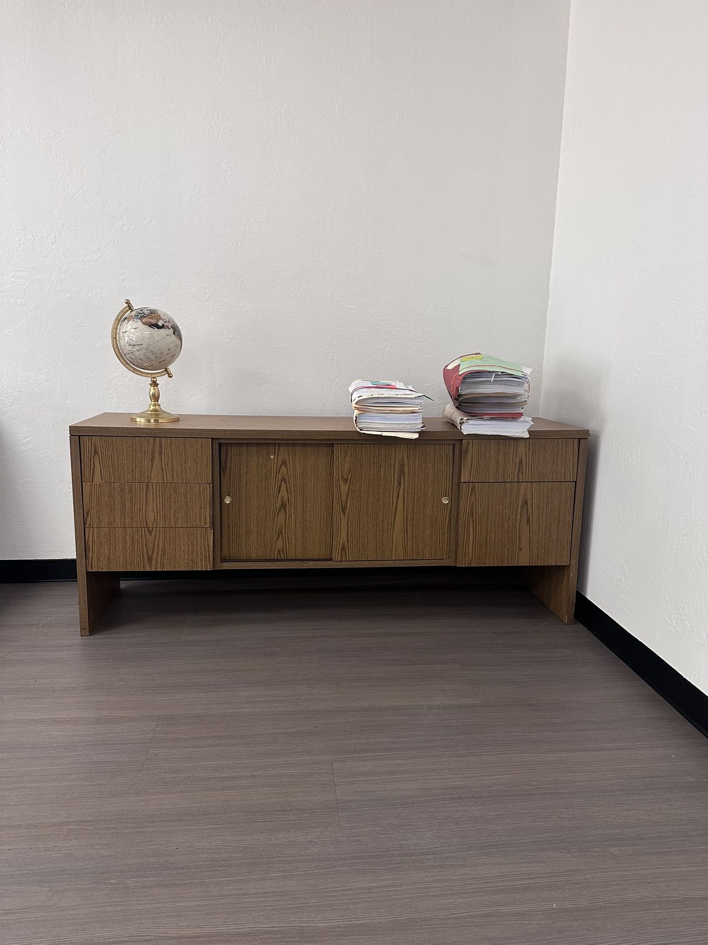 Hutch Storage Desk Or Table Free