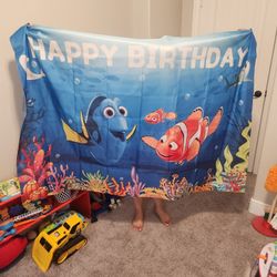 Finding NEMO BIRTHDAY BANNER!
