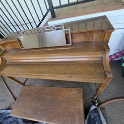 Piano With Bench FREE FREE