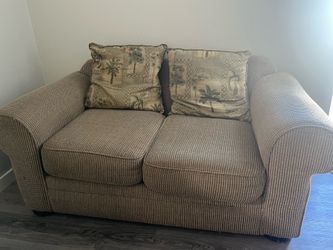 Couch / love seat
