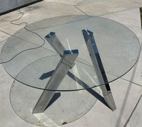 Furniture Modern Glass Dinning Table  with Metal Srand