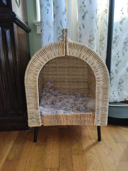 Wicker Rattan Pet Bed with Arched Canopy