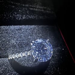 moissanite ring 
