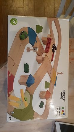 Plan toys car track