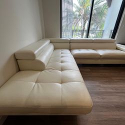 SECTIONAL MODERN SOFA