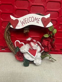 Free Welcome Wreath with Hearts and Bear