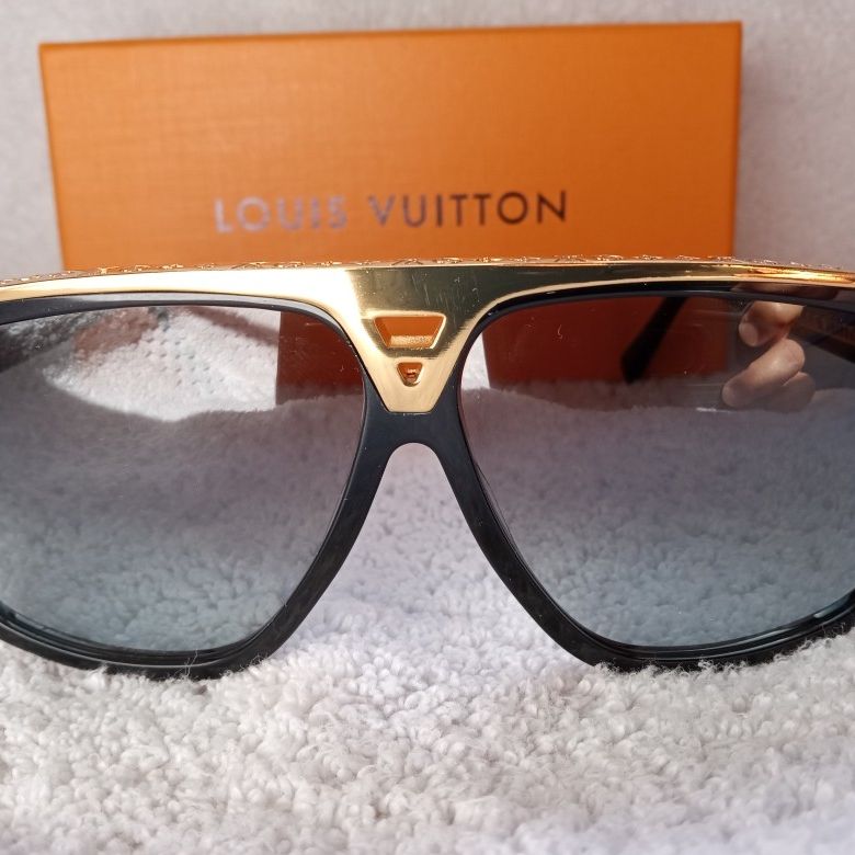 Louis Vuitton Evidence Sunglasses for Sale in Orange, CA - OfferUp