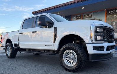 Kmc 557 Machine 18x9 +0 Offset With Toyo R/T Trail 35x12.50R17 Tires 🔥🔥🔥