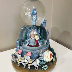 Rare Disney Cinderella Wedding Castle 2 Tier Collectible Snowglobe