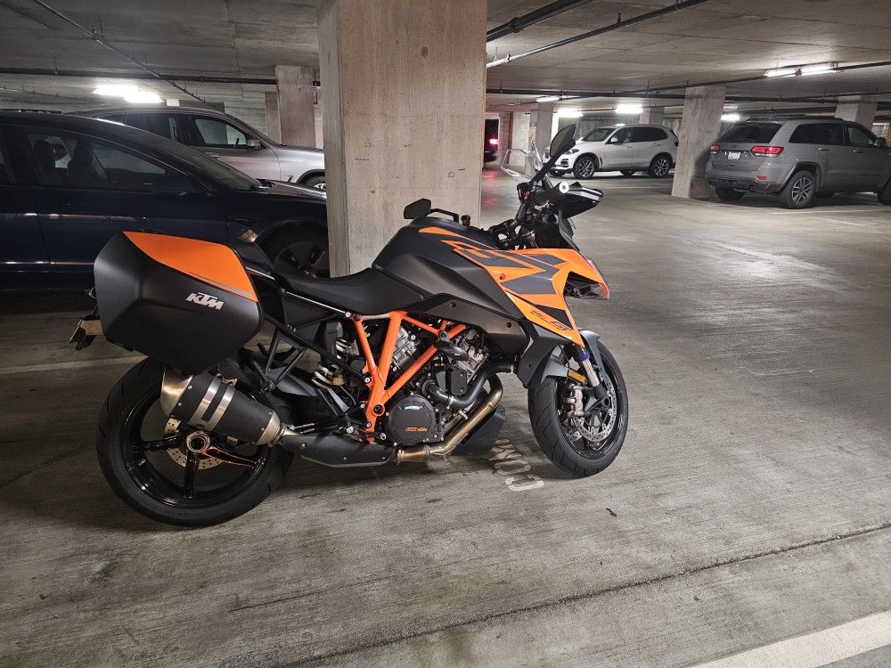 2024 KTM Superduke 1290 GT