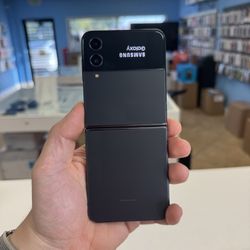 Samsung Galaxy Z Flip4 5G  - 512GB - Factory Unlocked Black