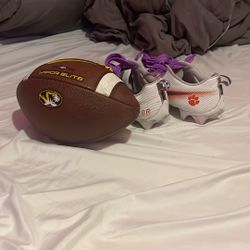 College Ball And Cleats 13.5 Size 