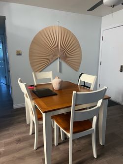 Dining table set