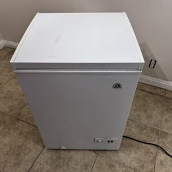 Igloo Freezer 