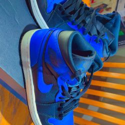 AIR JORDAN 1 MID