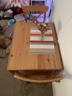 Foldable Ikea table + two chairs