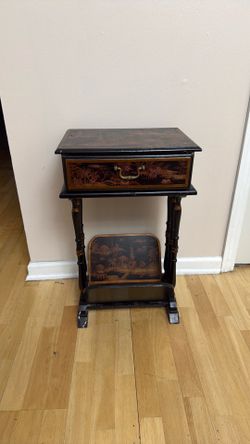 Accent table