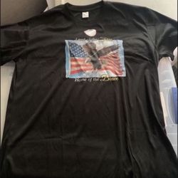 MENS LARGE LAND OF THE FREE HOME OF THE BRAVE TOP SHIRT